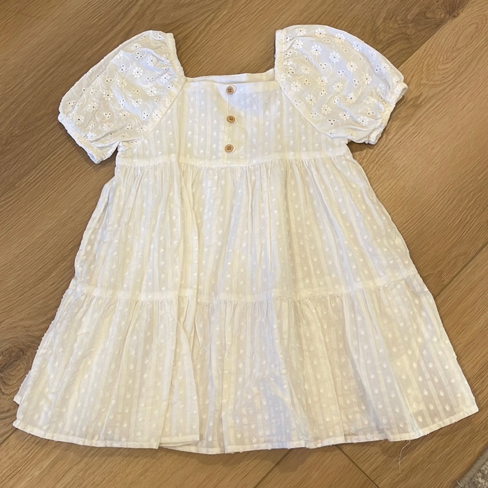 Beautiful white dress!